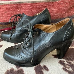 Miz Mooz - Black Leather Wing Tip Heels- Size 6